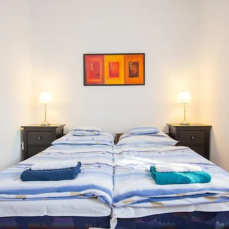 Andrassy Apartment With Inside Parking Budapest Exterior photo