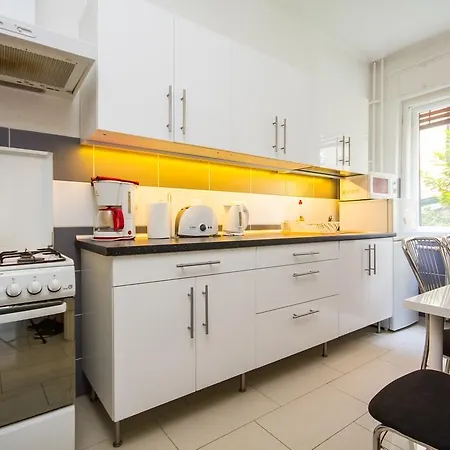 Andrassy Apartment With Inside Parking Budapest Exterior photo