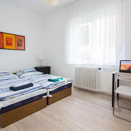 Andrassy Apartment With Inside Parking Budapest Exterior photo