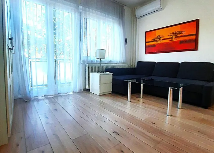 Andrassy Apartment With Inside Parking