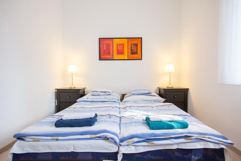 Apartman Andrassy With Inside Parking Budapest