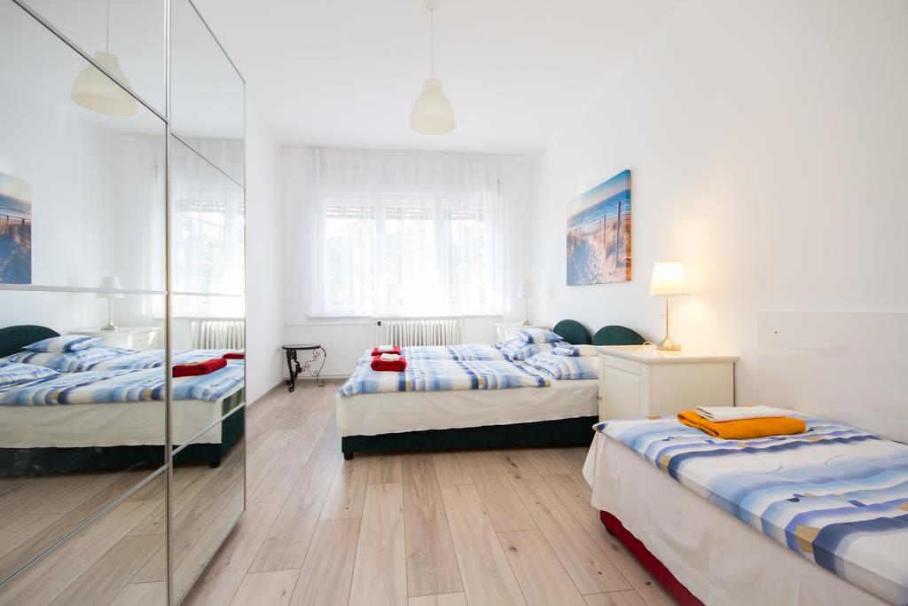 Andrassy With Inside Parking Apartman Budapest